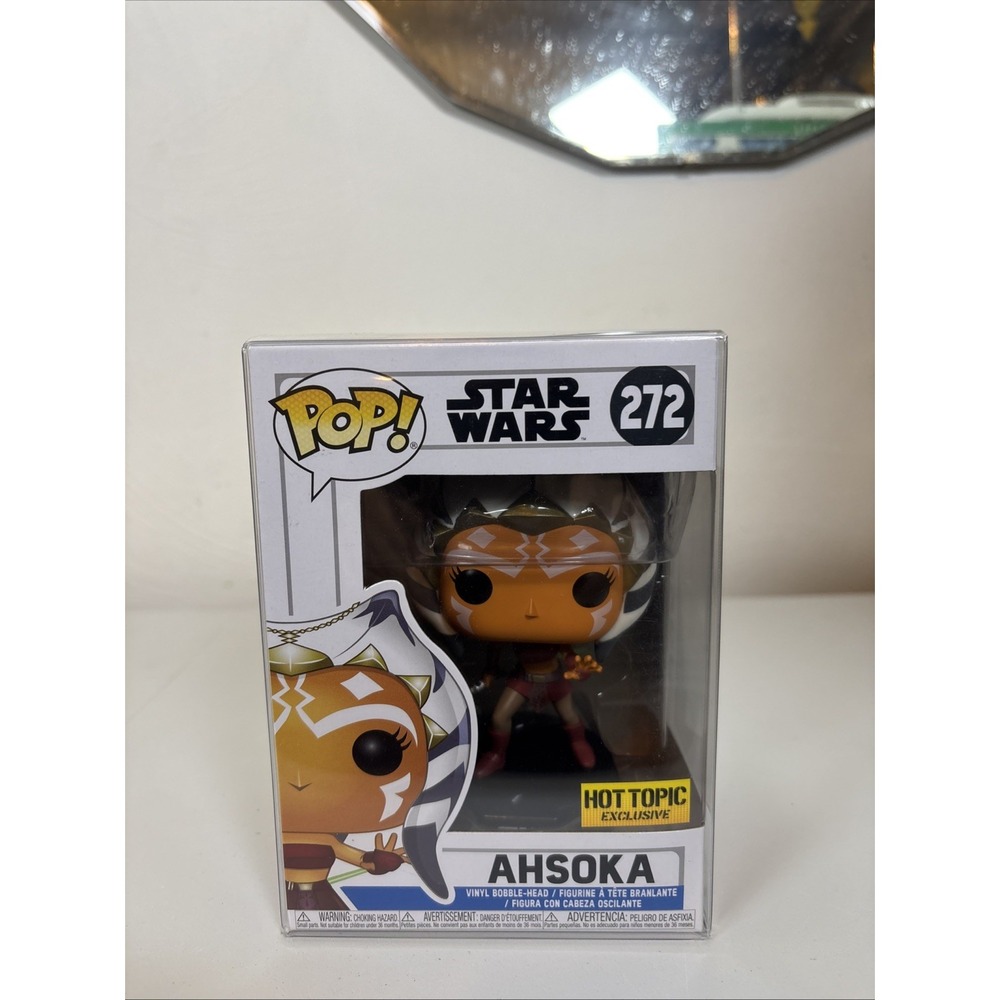 Funko Pop! Vinyl: Star Wars - Ahsoka Tano - Hot Topic (Exclusive) #272 Protector